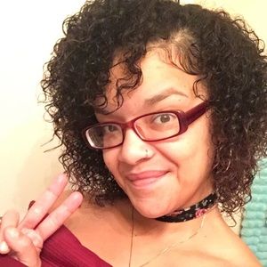 Meet your Posher, Desiree